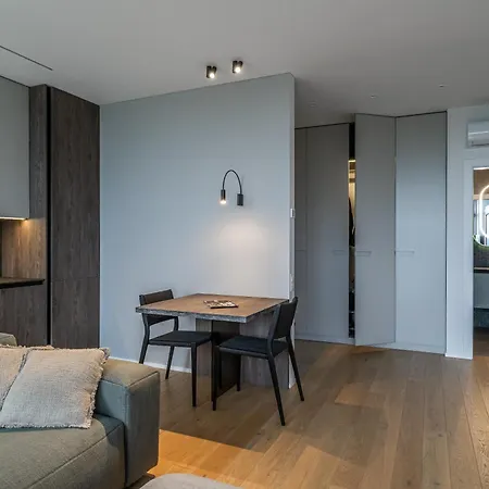 Modern 1bdr With Free Parking