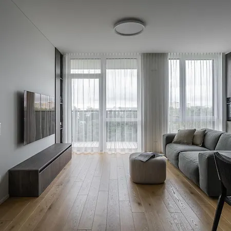 Modern 1bdr With Free Parking * Wilno